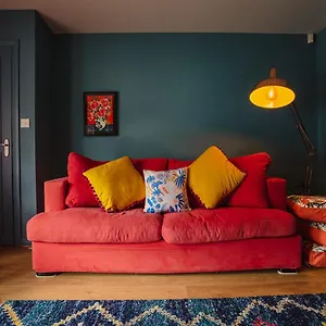 https://central-belfast-apartments-lewis-park.belfasthotelsireland.com